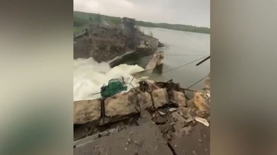 Video: Rusové údajně poničili hráz vodní nádrže. Hrozí záplavy